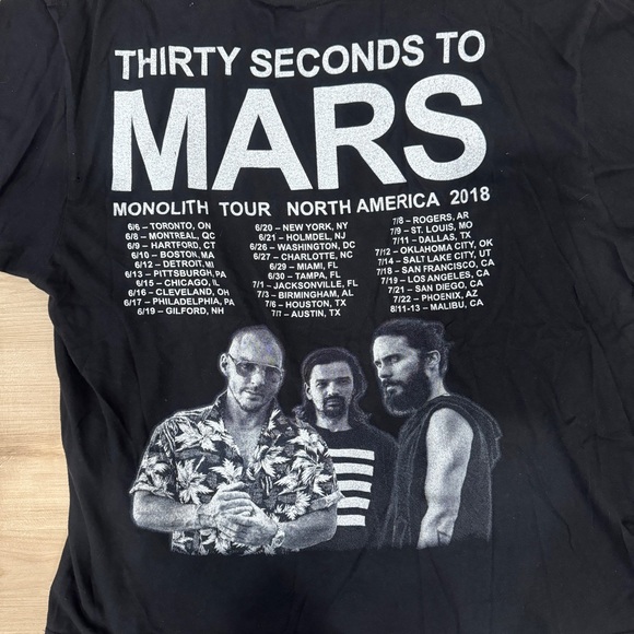 Men’s black large Tshirt 30 seconds to Mars 2018 Monolith Tour memorabilia - Picture 3 of 7